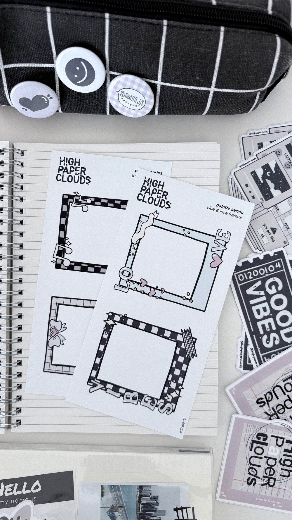 **PRESALLE** Polaroid Frames Sticker Sheet